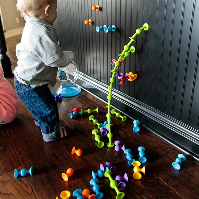 Fat Brain Squigz - 50 piece Deluxe Set - Tadpole