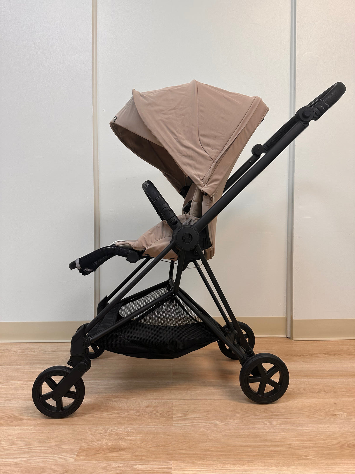 Cybex Mios Stroller + Bassinet Bundle — Cozy Beige (Floor Model)
