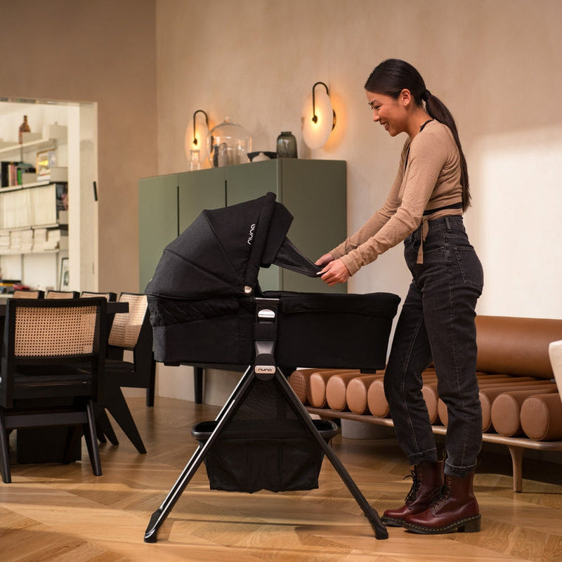 Nuna Mixx Bassinet + Stand