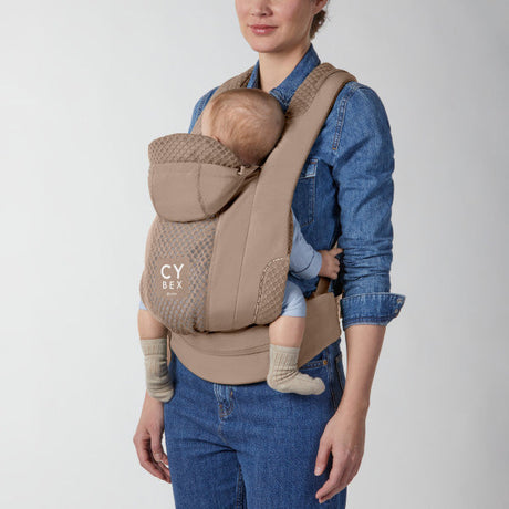 Cybex COYA Carrier - Cozy Beige lifestyle