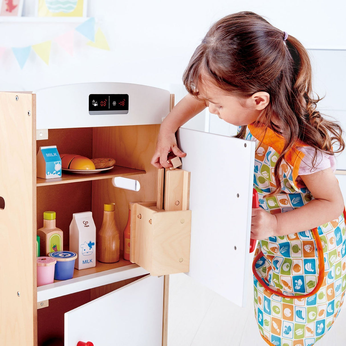 Hape White Fridge-Freezer - Tadpole